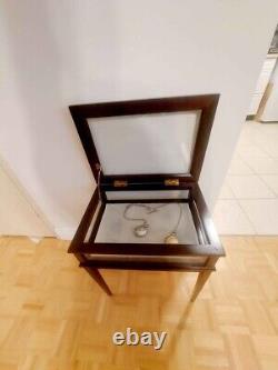 Vintage Bombay Company Display shadow Box End Table Wood Glass Curio Case