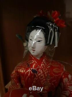 Vintage Japanese Geisha Doll Spinning Music Box With Wood & Glass Display Case 20