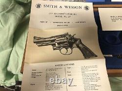 Vintage SMITH & WESSON MODEL 27 PRESENTATION CASE With Factory Lituriture