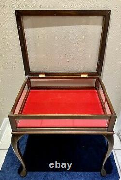 Vintage Wood and Glass Side/End Table Display Case