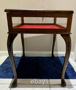 Vintage Wood and Glass Side/End Table Display Case