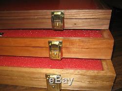 Wood Display Case 18 x 24 x 2 Oak with keyed lock